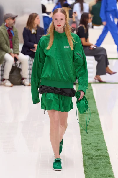 Look 24